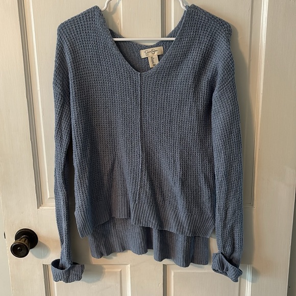 BUNDLE OF SWEATERS - Picture 8 of 13